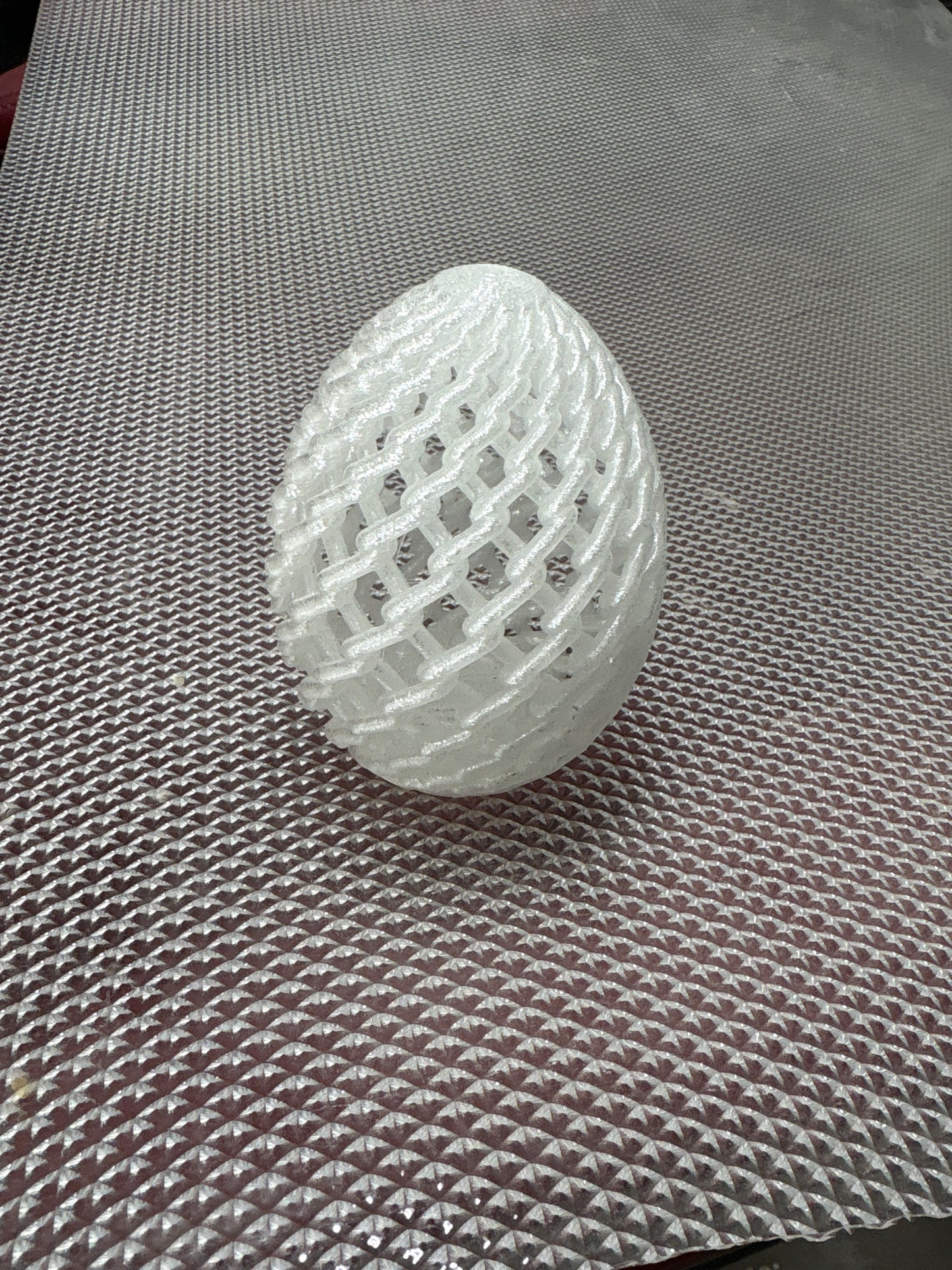 Fillable lace egg